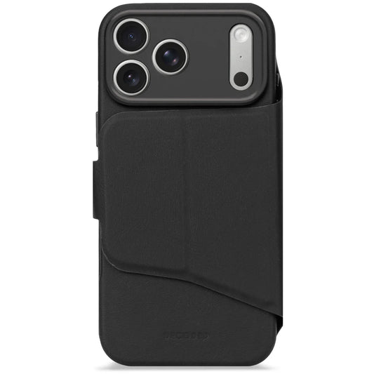 Decoded Lommebokdeksel i silikon med MagSafe til iPhone 17 Pro Max - Phantom Black