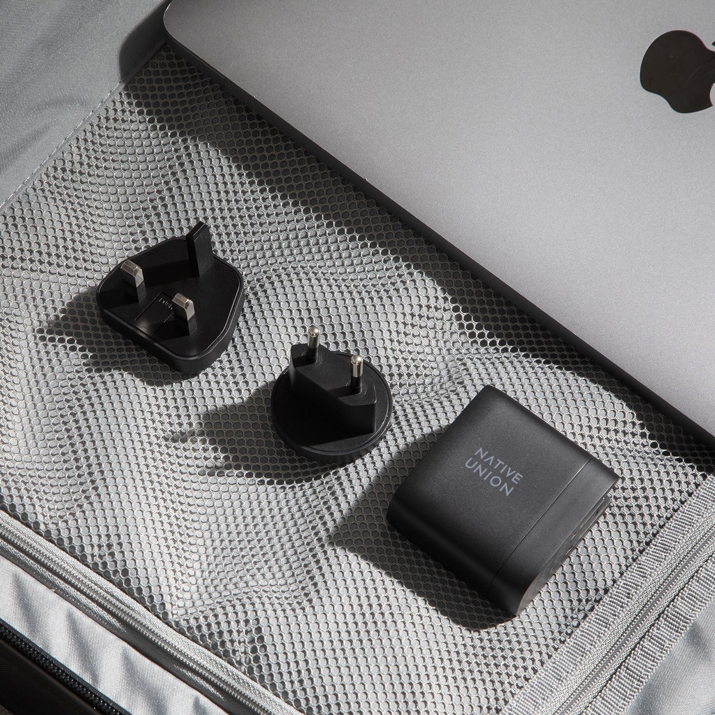 Native Union 67W GaN 3-ports Hurtiglader - Svart