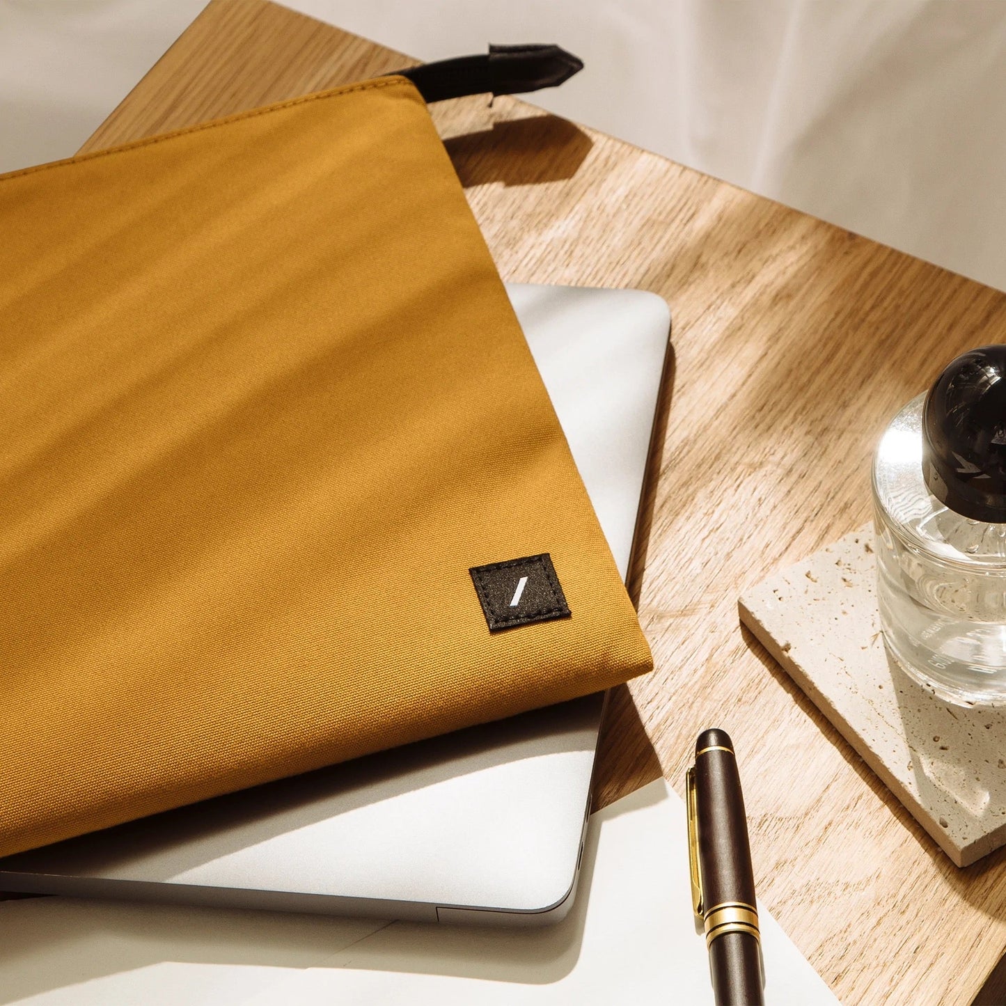 Native Union Mappe til MacBook 15/16" W.F.A - Kraft