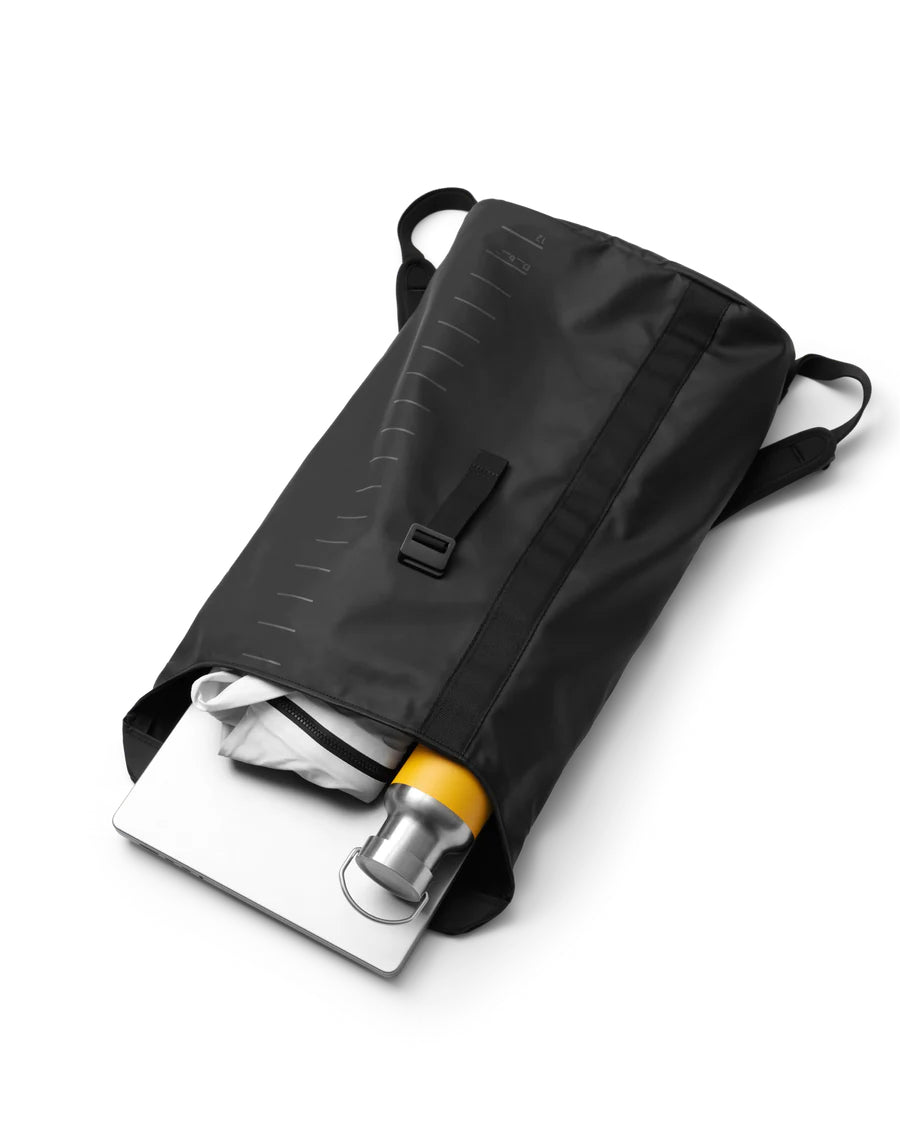 Db Essential Backpack 12L - Black Out