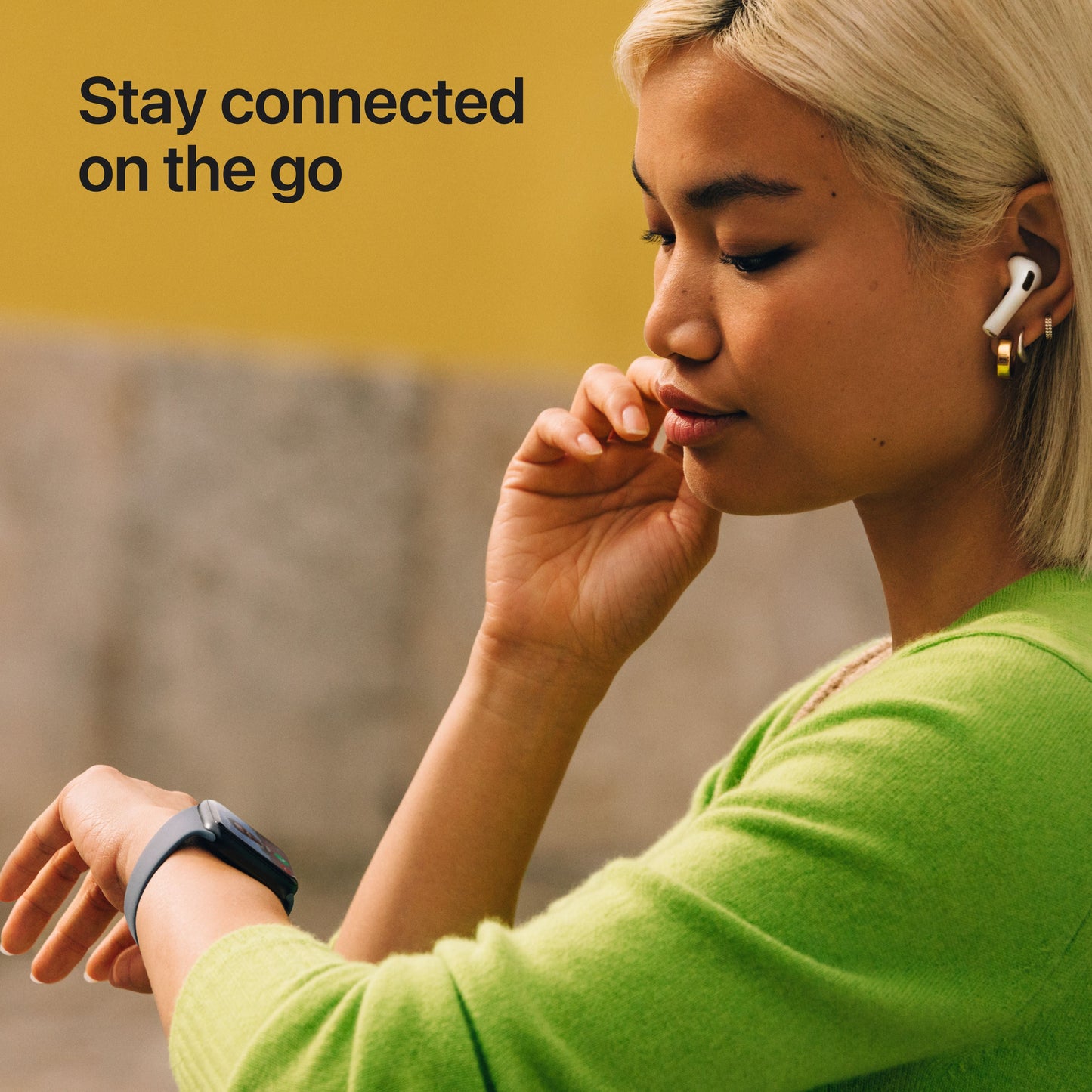 Apple_Watch_SE_3_40mm_GPS_Starlight_Aluminum_Sport_Band_Starlight_PDP_Image_Position_4__WWEN