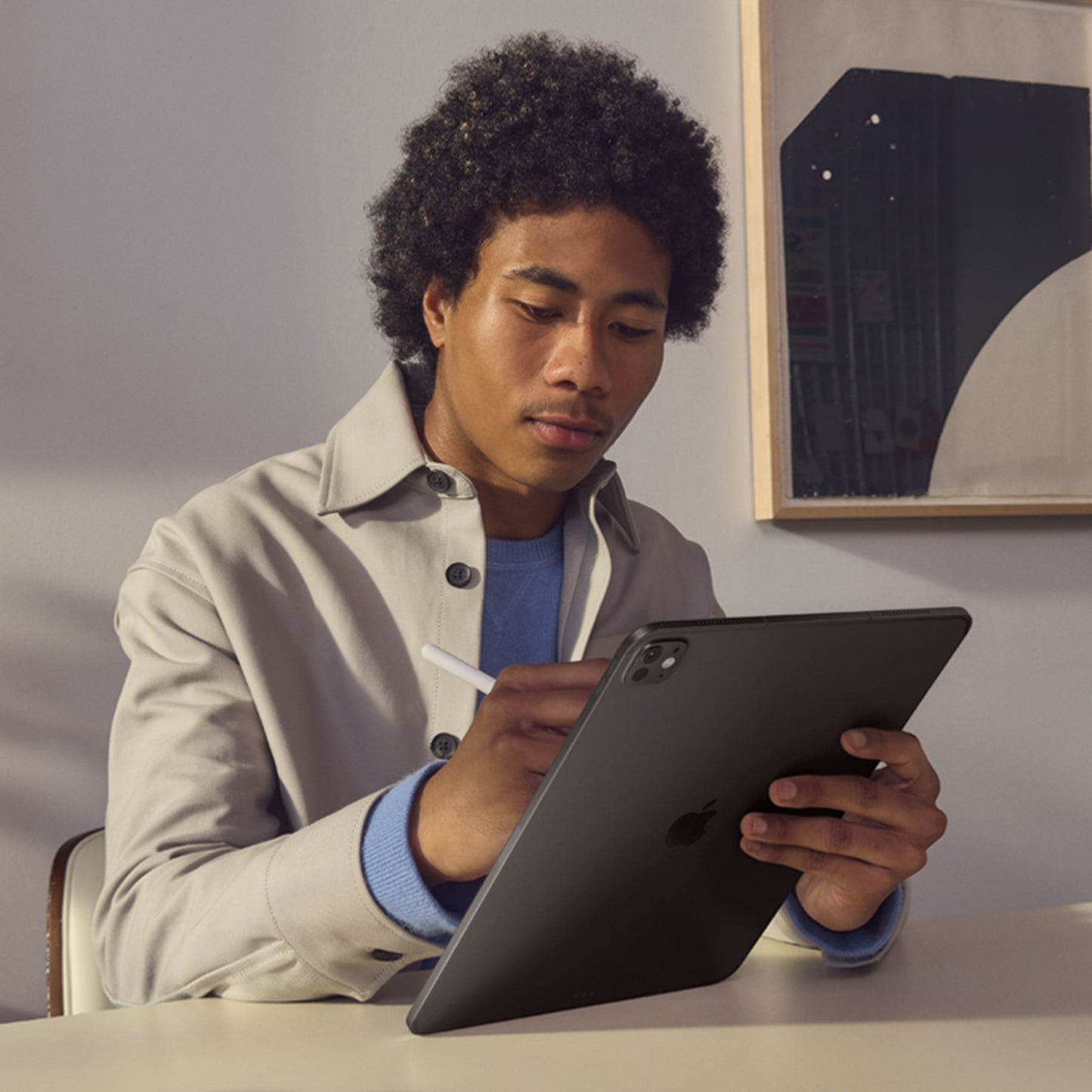 iPad_Pro_11-in_M5_WiFi_Silver_PDP_Image_Position_5__WWEN
