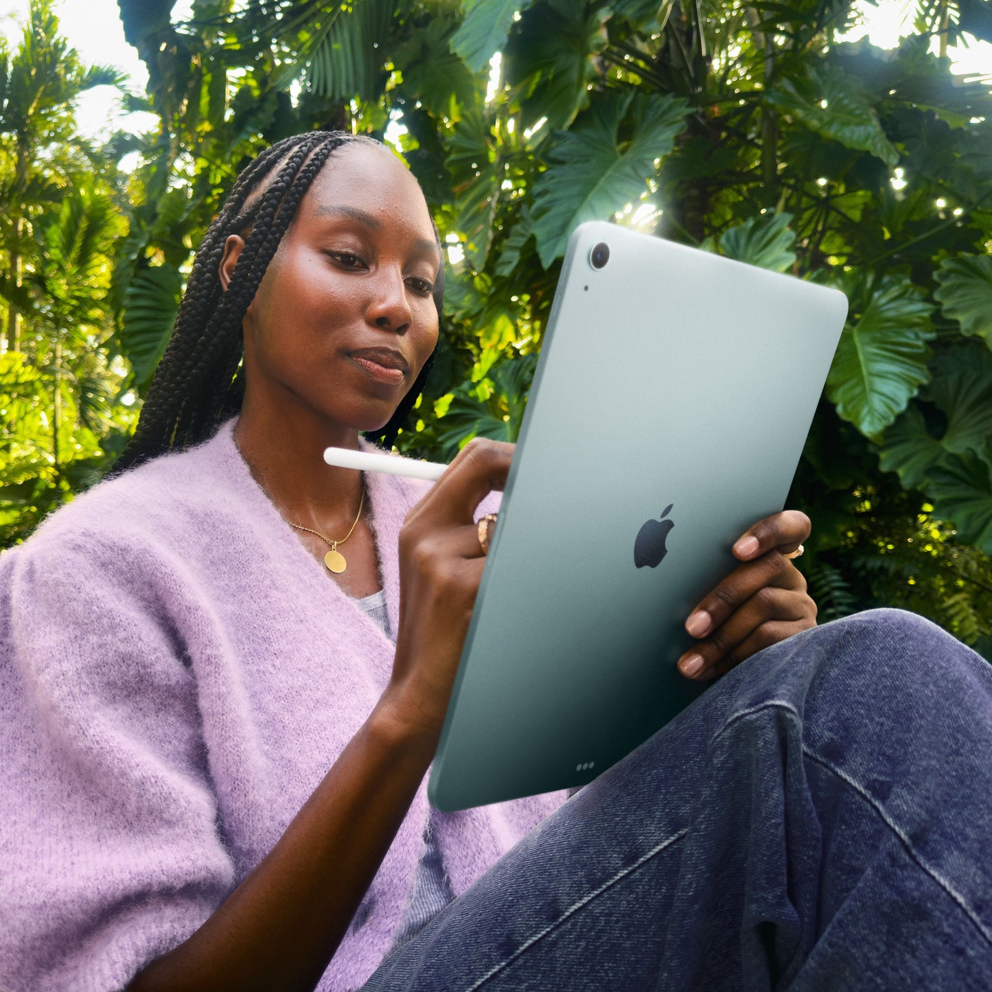 iPad_Air_11-in_M4_Cellular_Space_Gray_PDP_Image_Position_8__en-WW